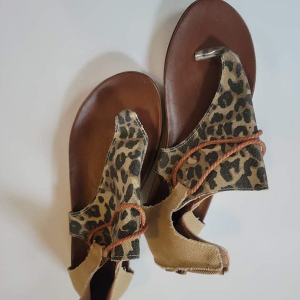 Cute cheetah sandals